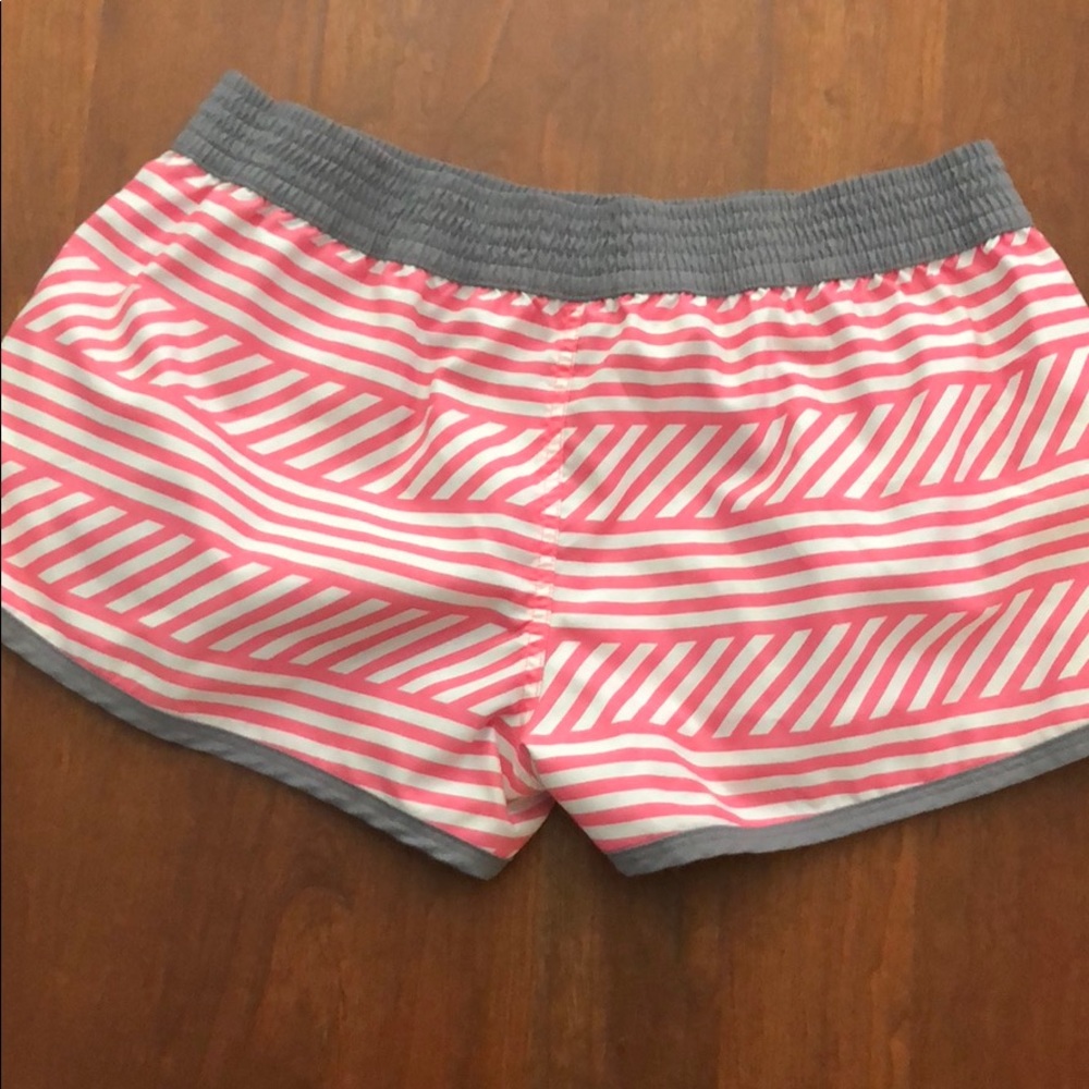 Nike Reversable Running Shorts - Picture 3 of 5